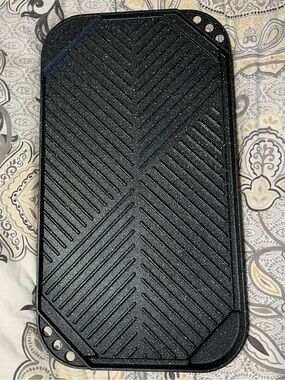 The Rock by Starfrit 10.6 x 19.5 Reversible Grill/Griddle - EUC